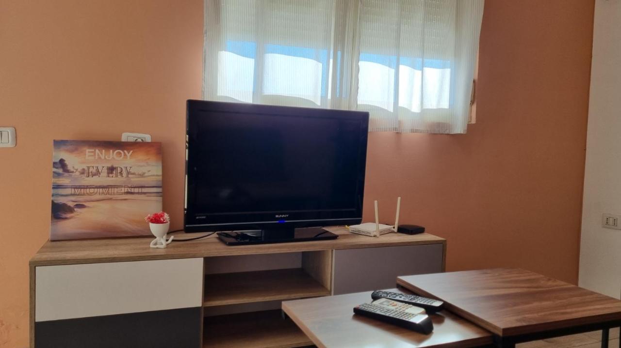 Sky Apartament. Bllok District Тирана Экстерьер фото